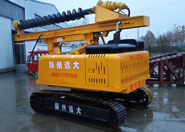 好色先生在线下载太陽能光伏履帶液壓好色先生黄色网站下载雨中拍攝圖二